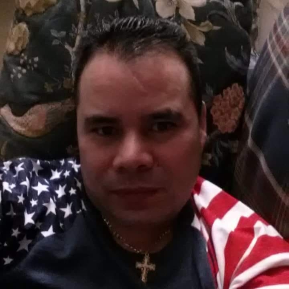 Meet your Posher, Carlos r